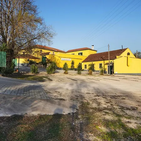 Df Alojamentos E * Coimbra