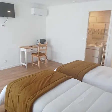 Df Alojamentos E Villa *