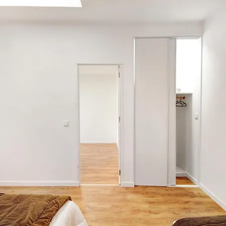 Df Alojamentos E Villa *